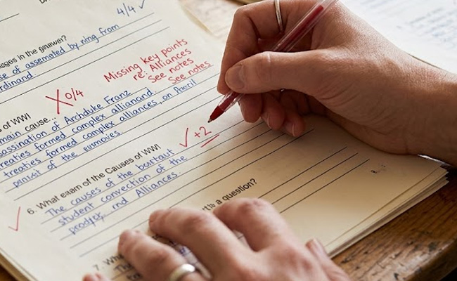 Guv asks Karnataka govt to relook grading system for third language in SSLC